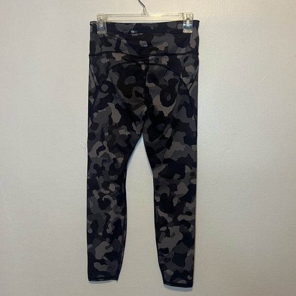 Athleta Camo Lightning 7/8 Tights Leggings with Pockets Small - Picture 2 of 6